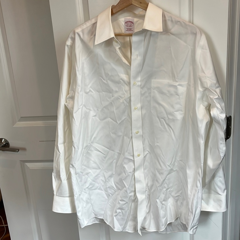 Brooks Brothers Non-iron Traditional Fit White Button Up size 15 1/2-33